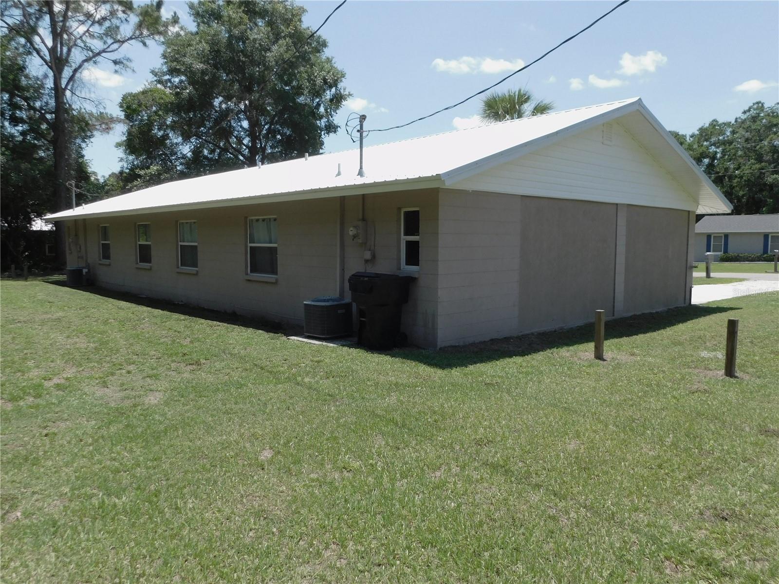Image 41 of 46 For 721 Town Court A & B
