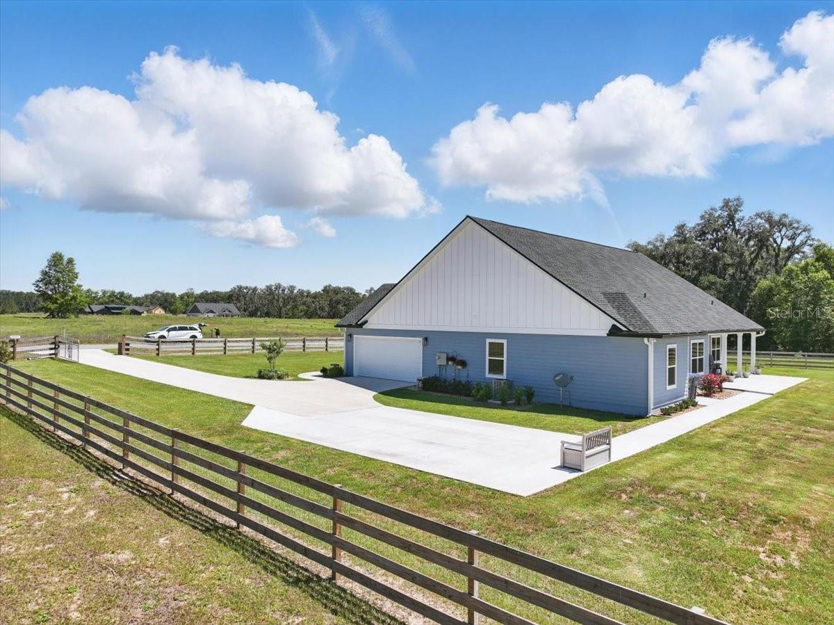 Image 12 of 62 For 8968 122nd Street