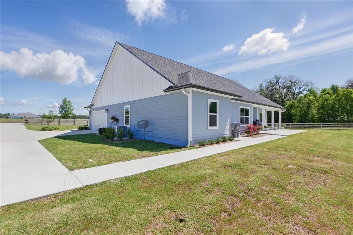 Image 36 of 62 For 8968 122nd Street
