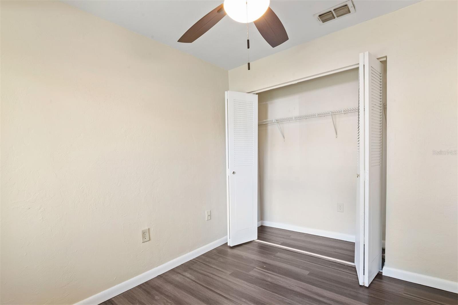 Image 5 of 27 For 2635 35th Place 301
