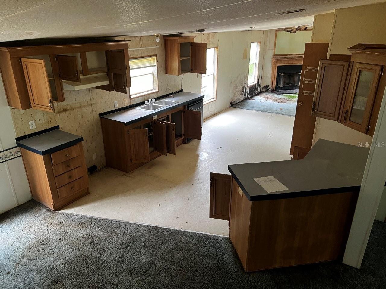 Image 3 of 8 For 761 Sunview Street