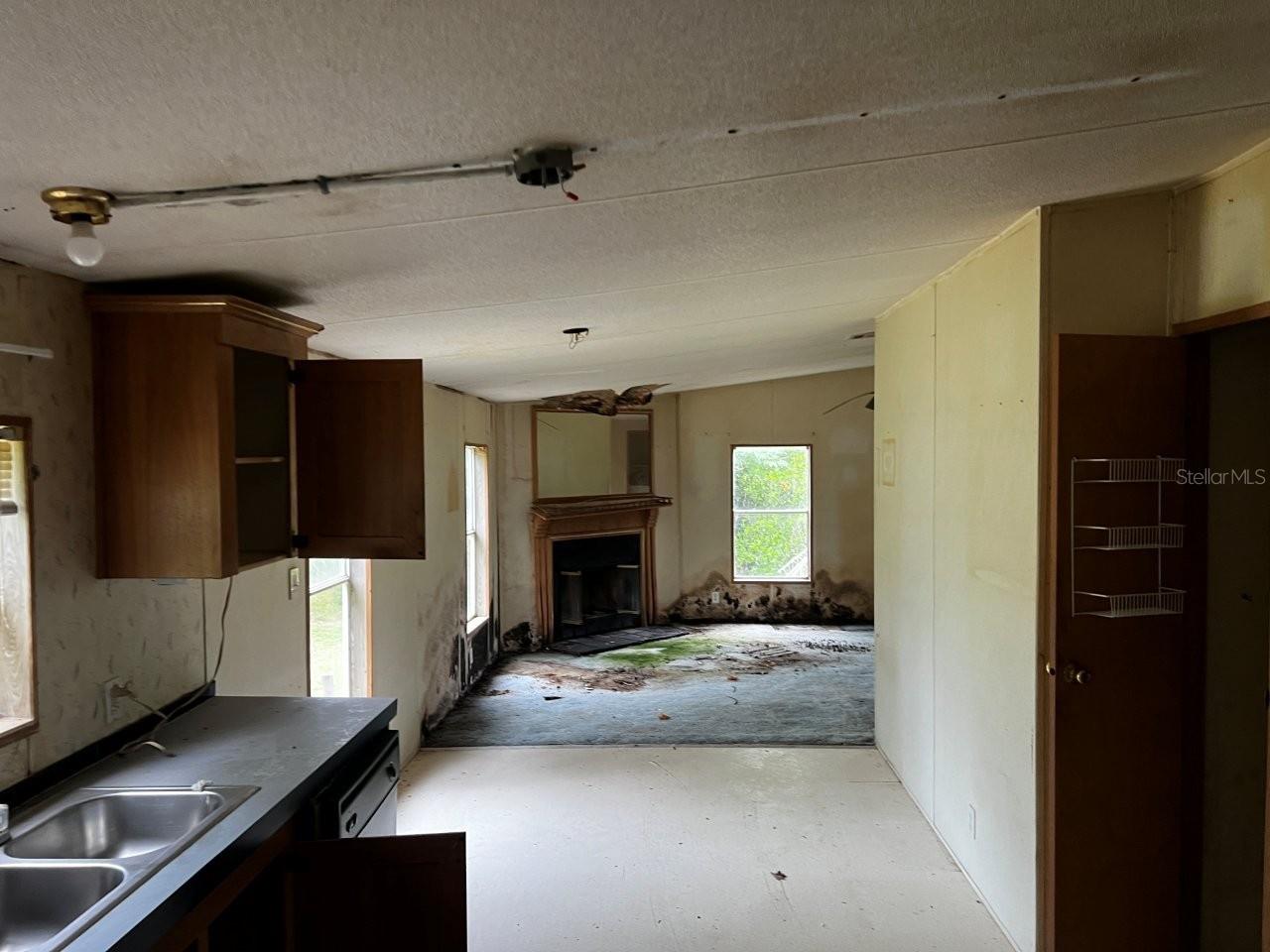 Image 4 of 8 For 761 Sunview Street