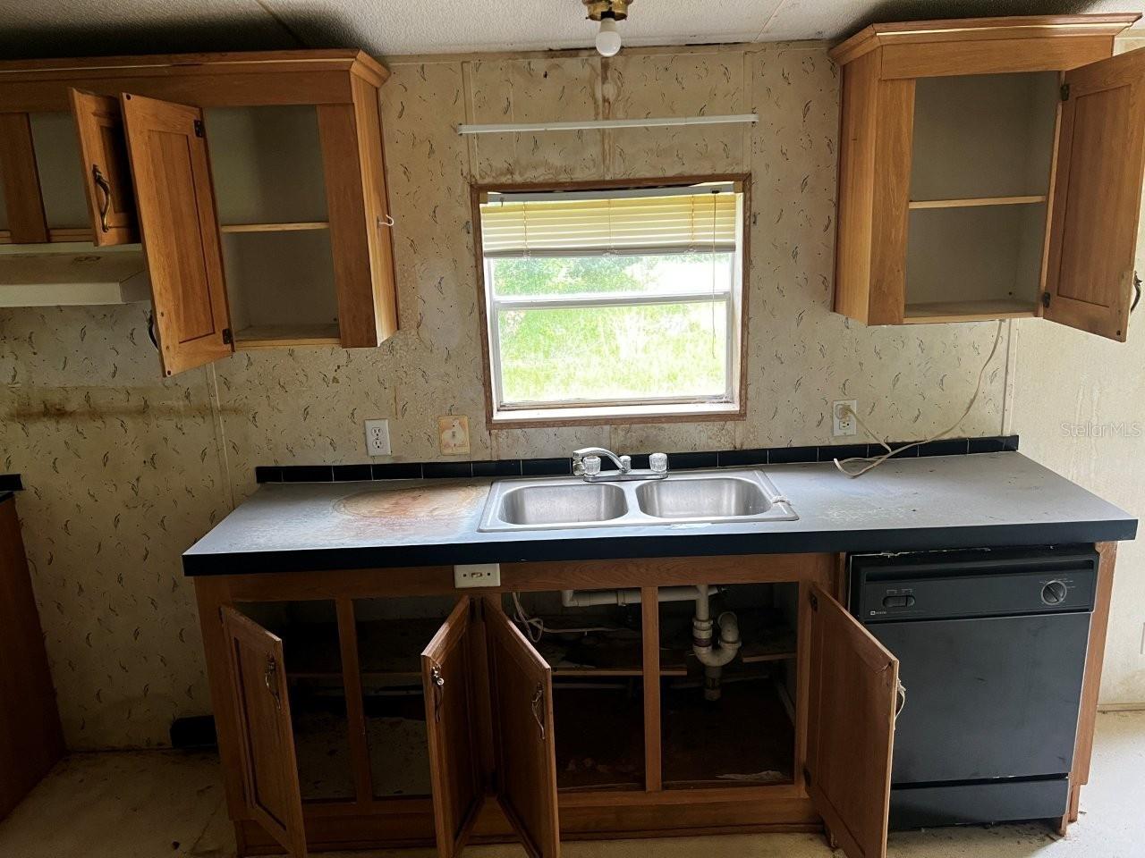 Image 6 of 8 For 761 Sunview Street