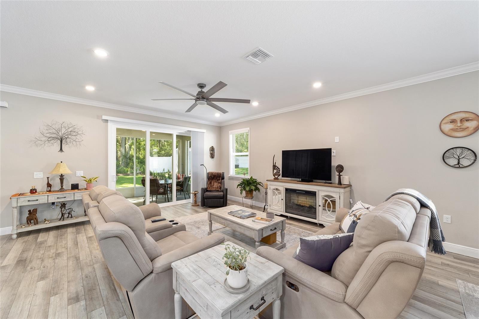 Image 6 of 51 For 13767 137th Court