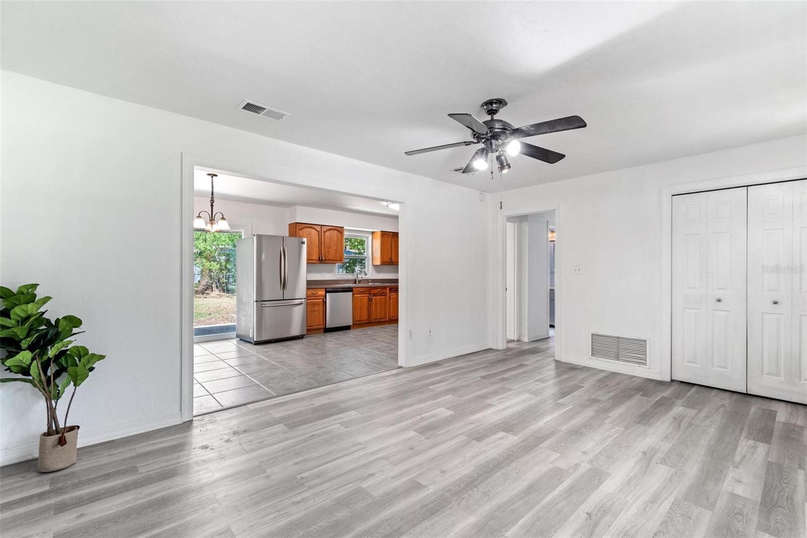 Image 4 of 25 For 5815 26th Terrace