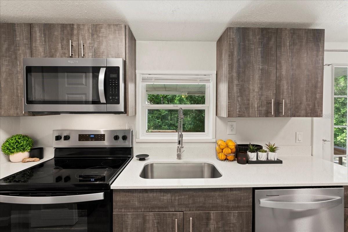 Image 14 of 40 For 10991 62nd Street