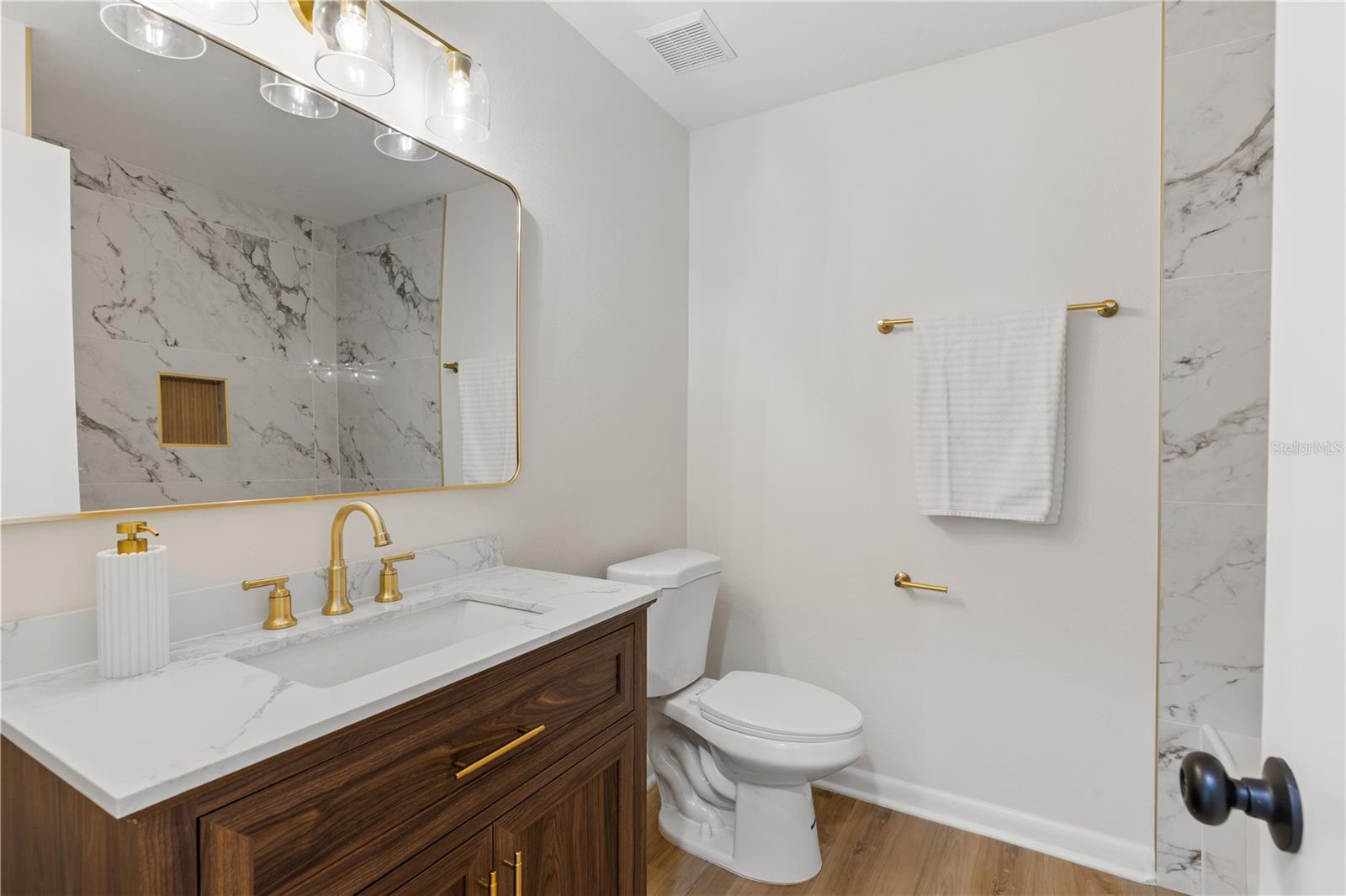 Image 13 of 17 For 2448 54th Boulevard