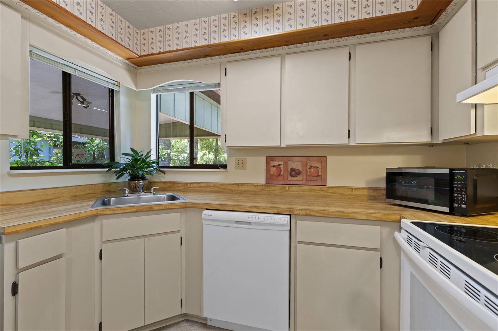 Image 12 of 29 For 8689 42nd Drive