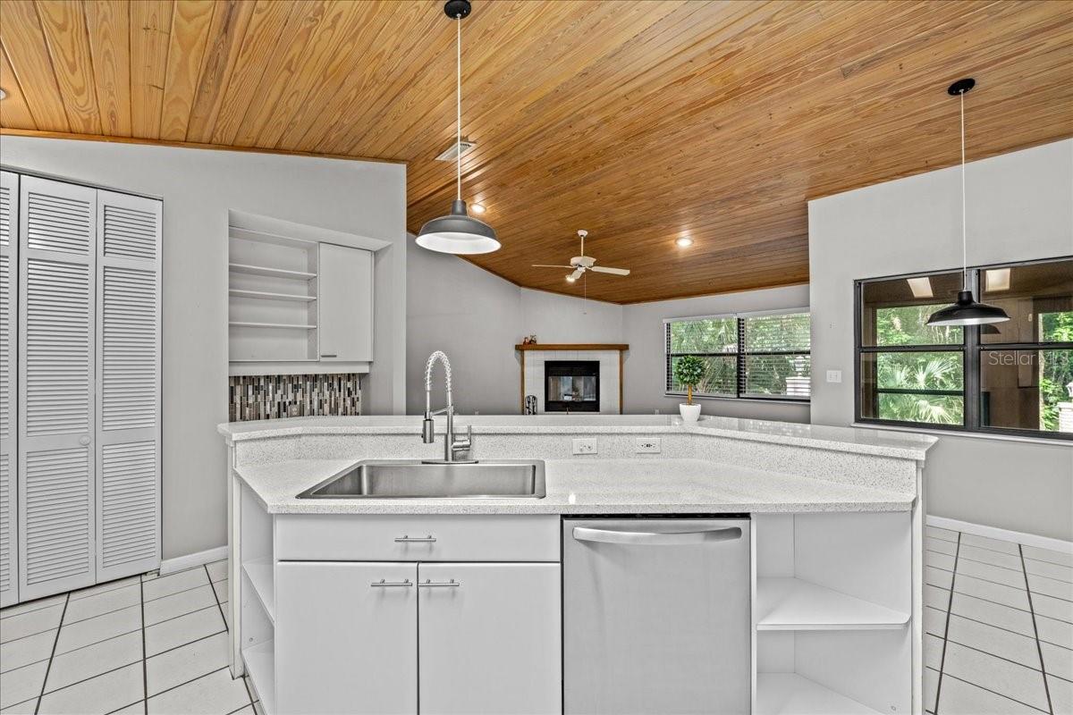 Image 19 of 63 For 1326 57th Street
