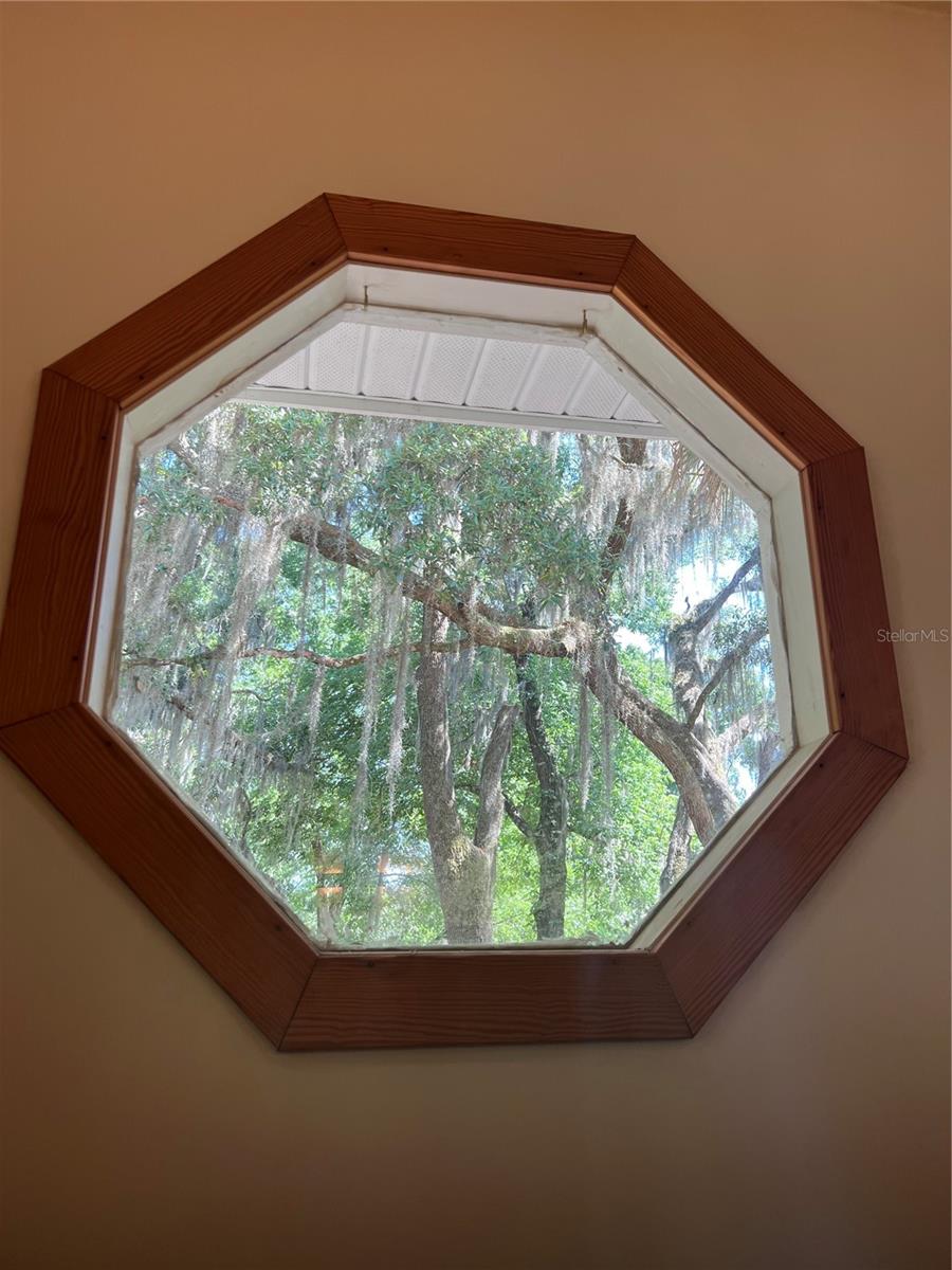 Listing photo id 26 for 1832 11 Road