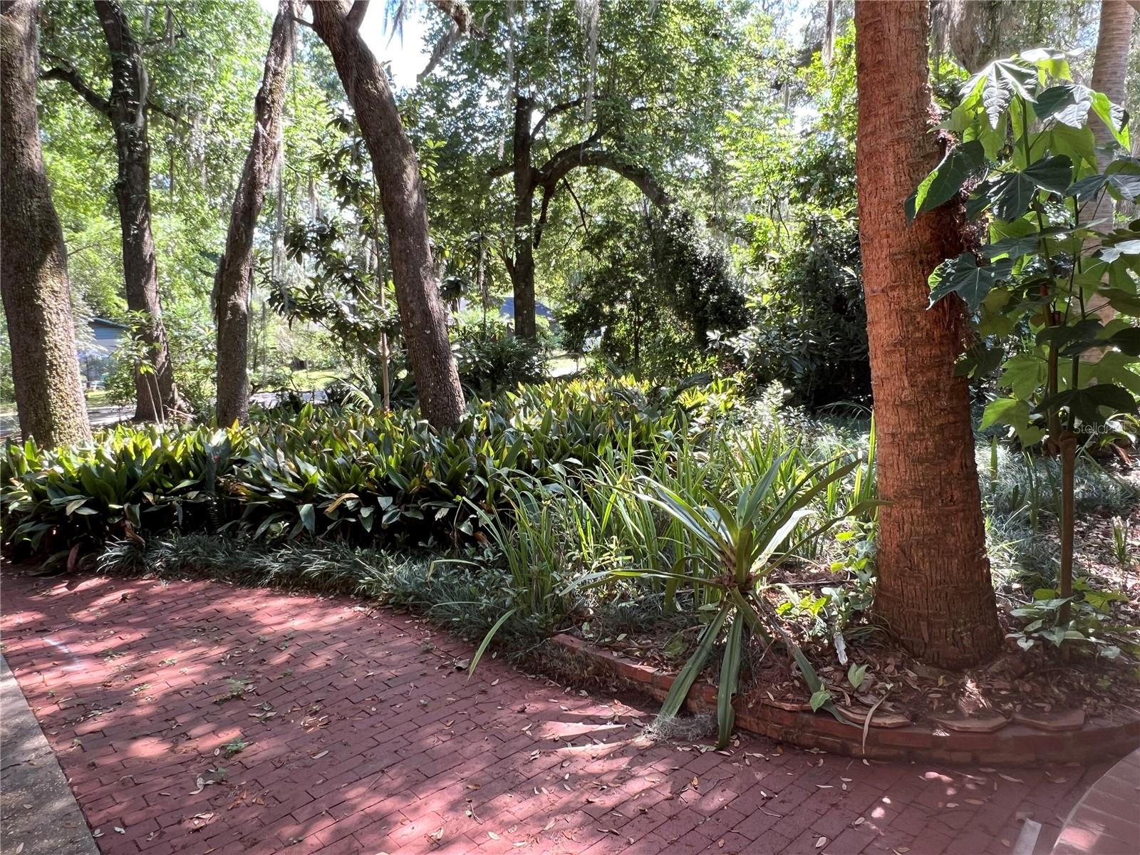 Listing photo id 1 for 1832 11 Road