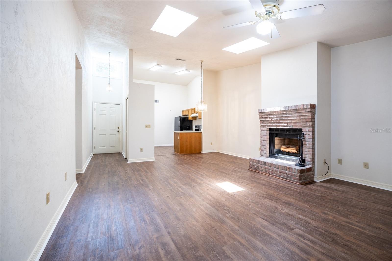 Image 10 of 43 For 231 48th Boulevard 0