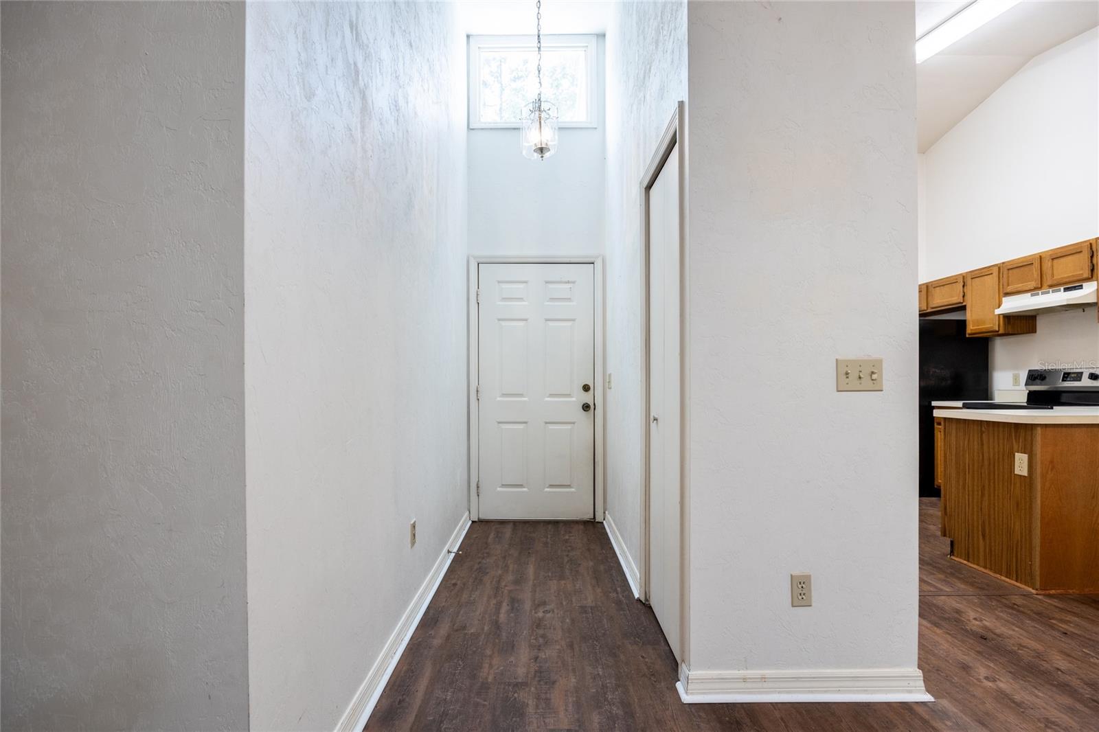 Image 6 of 43 For 231 48th Boulevard 0