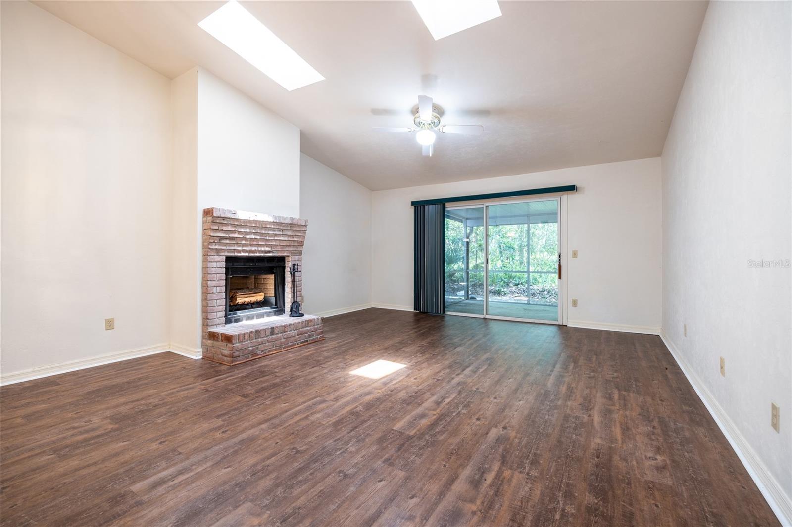 Image 8 of 43 For 231 48th Boulevard 0