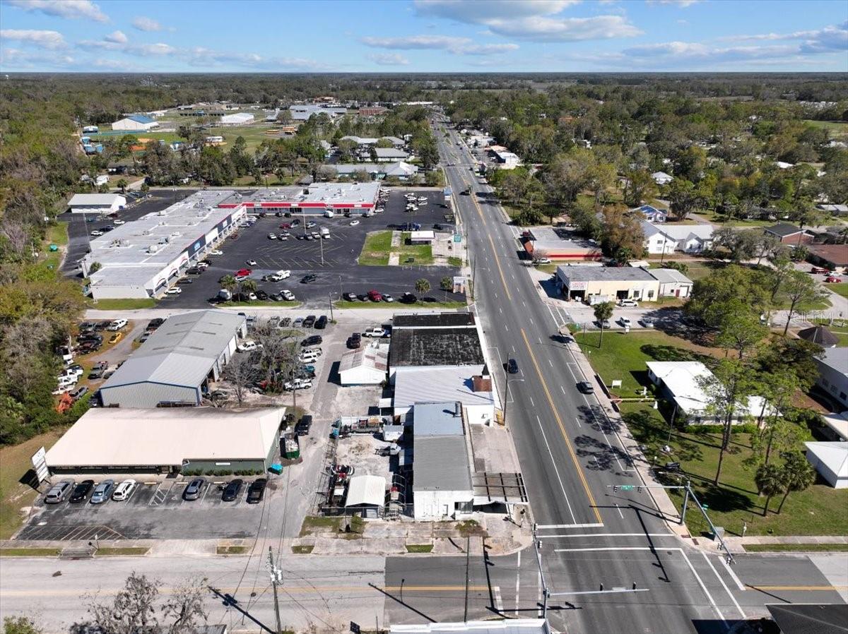 Image 24 of 32 For 10 Main Street