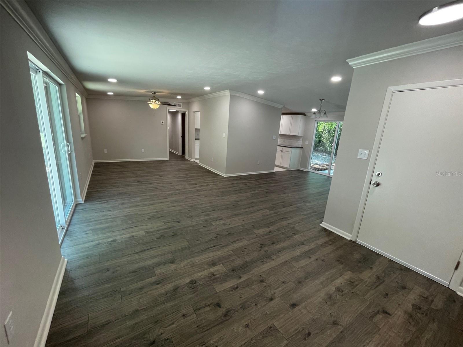 Image 3 of 21 For 2903 10th Drive