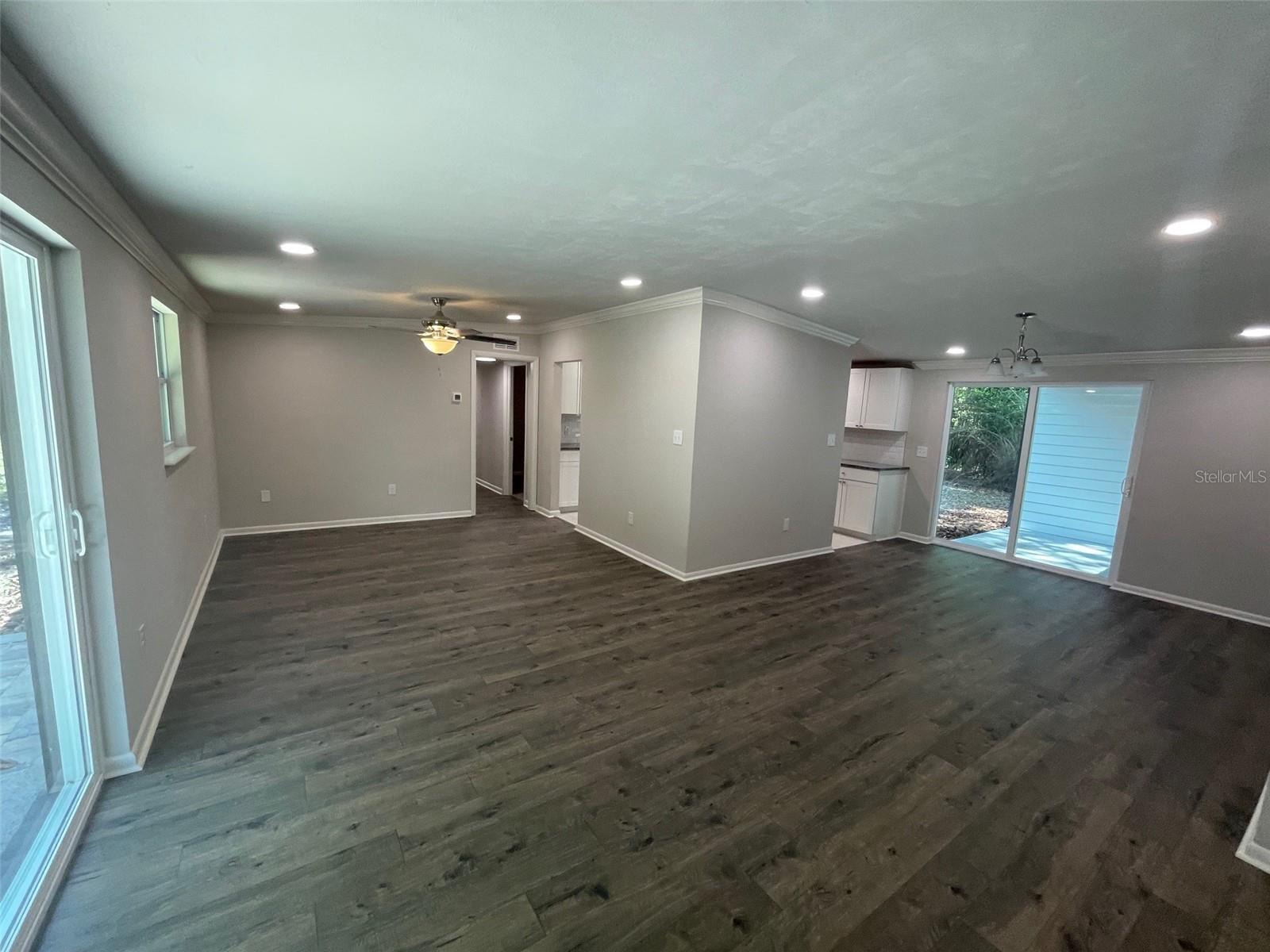 Image 4 of 21 For 2903 10th Drive