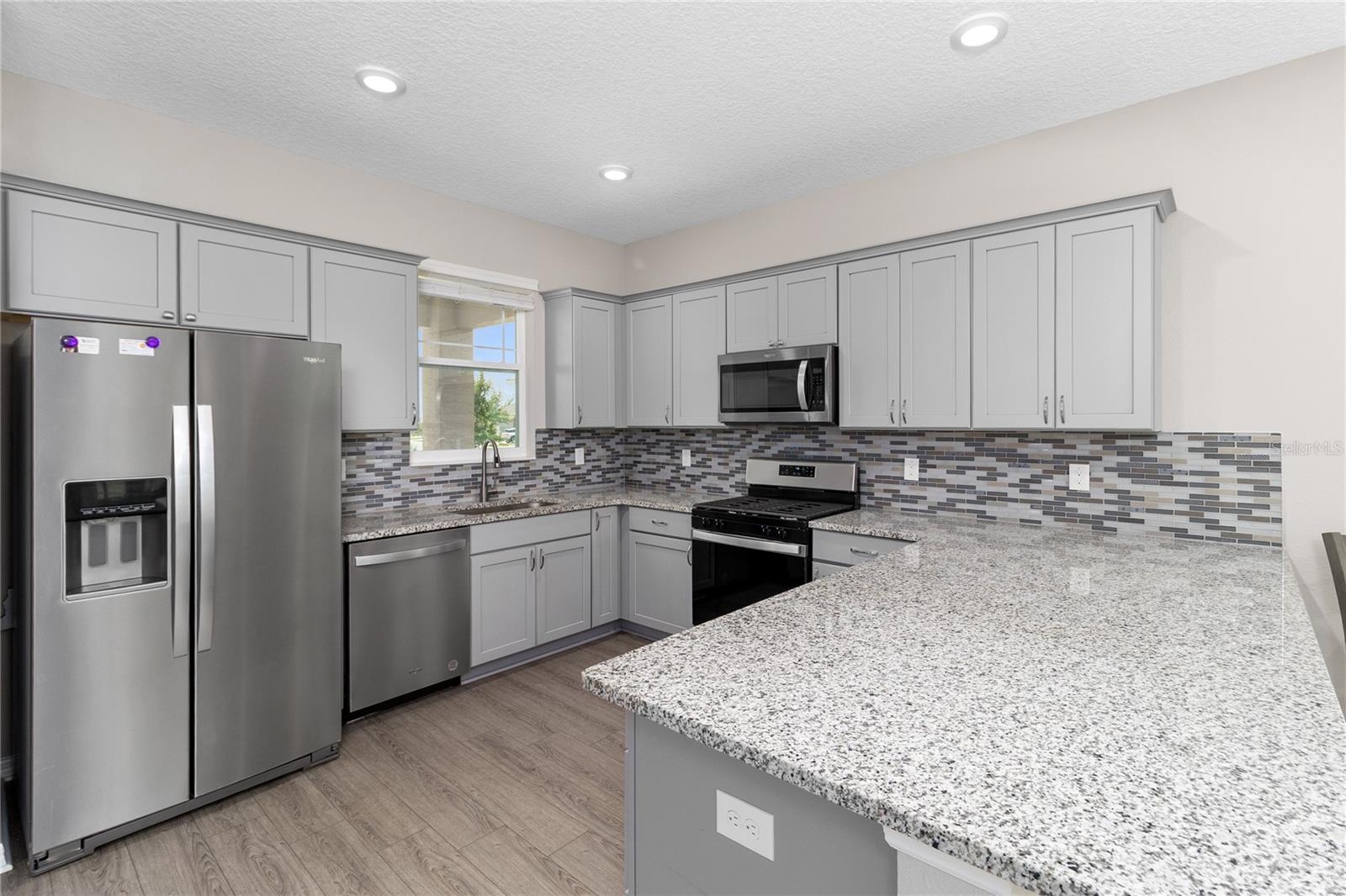 Image 4 of 32 For 8925 76th Street