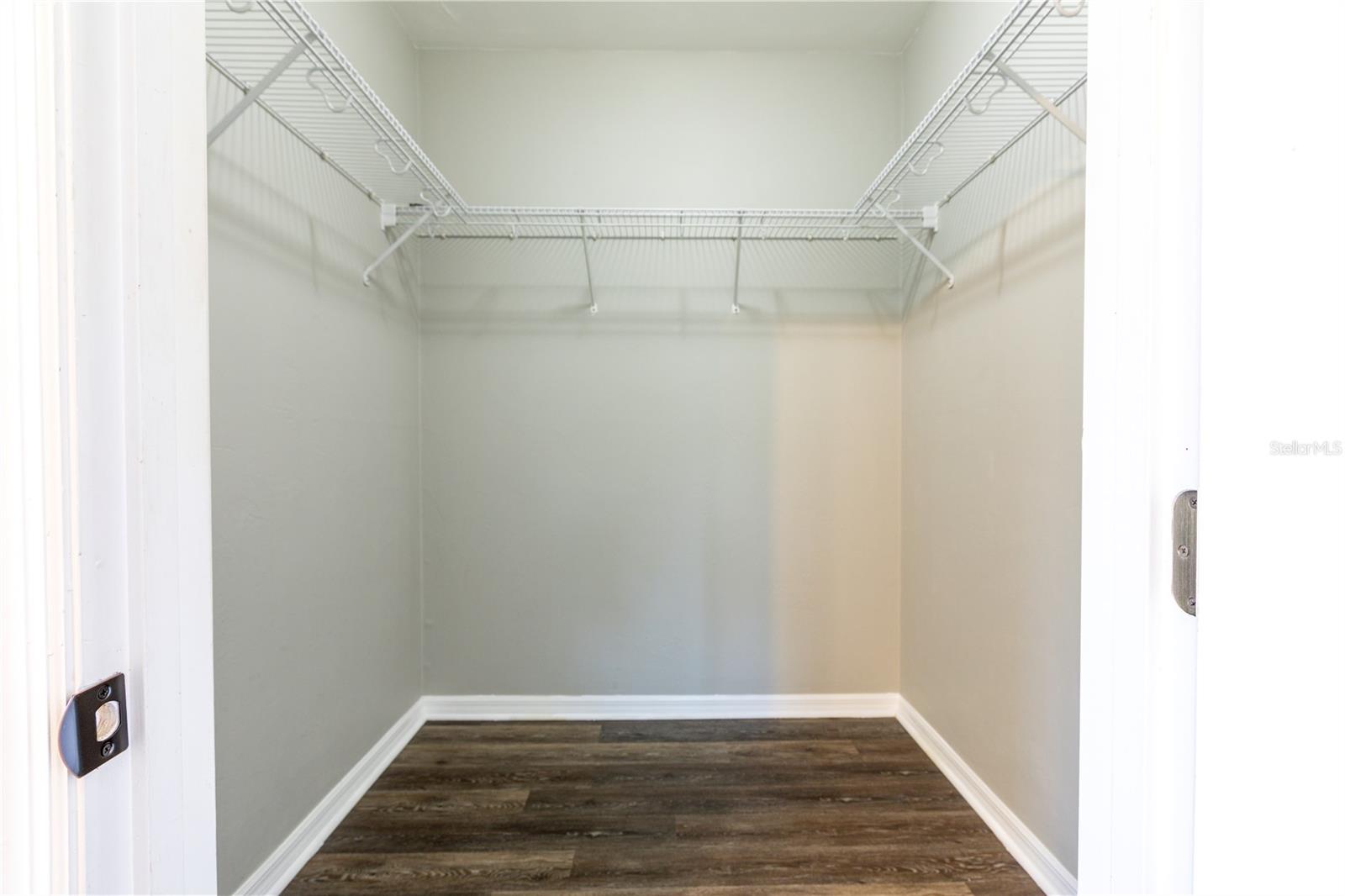 Image 18 of 27 For 528 39th Road 101