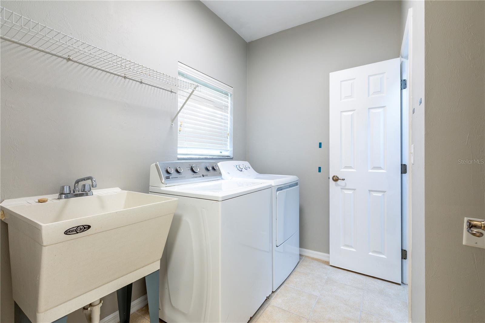Image 9 of 27 For 528 39th Road 101
