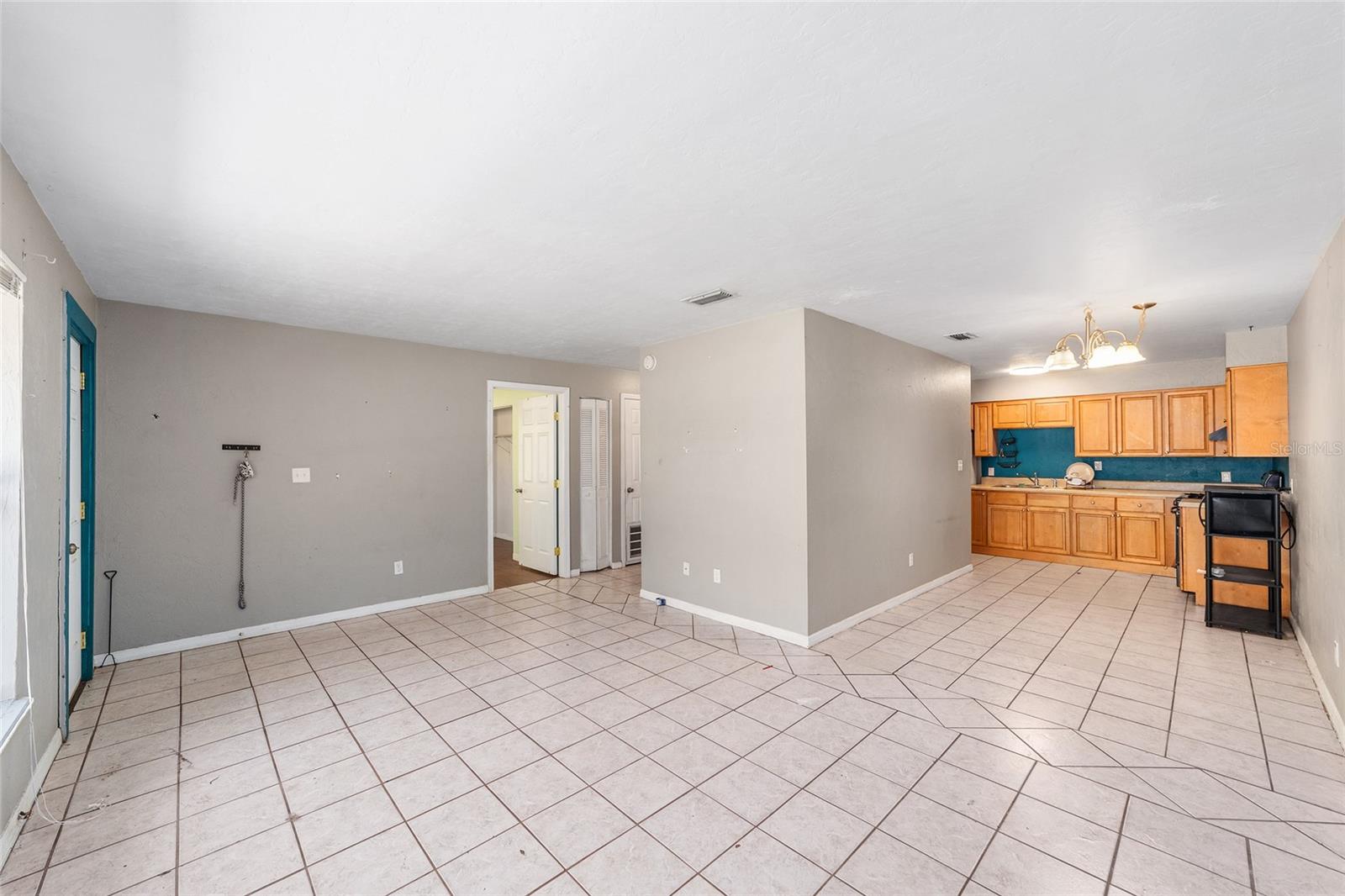 Image 23 of 37 For 6117 23rd Terrace