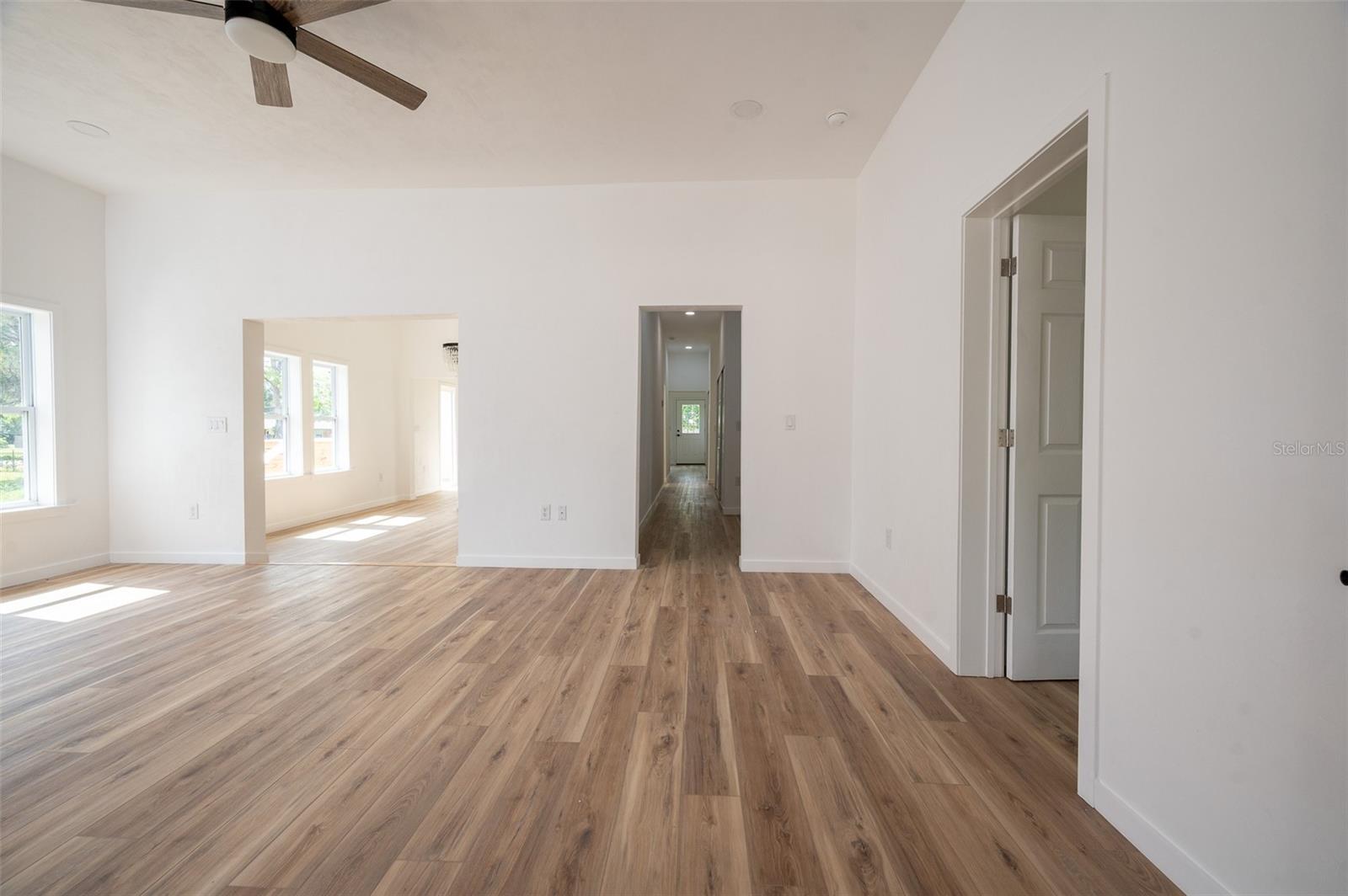 Image 4 of 29 For 18996 Charlotte Avenue