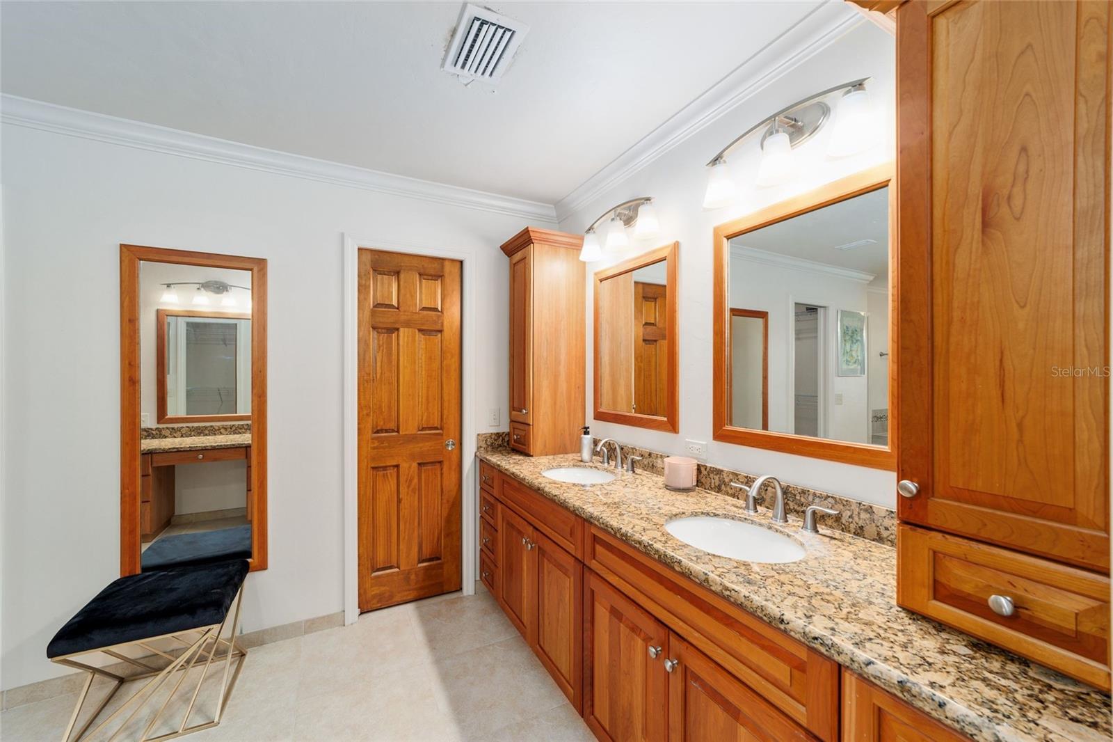 Image 18 of 43 For 6015 36th Way