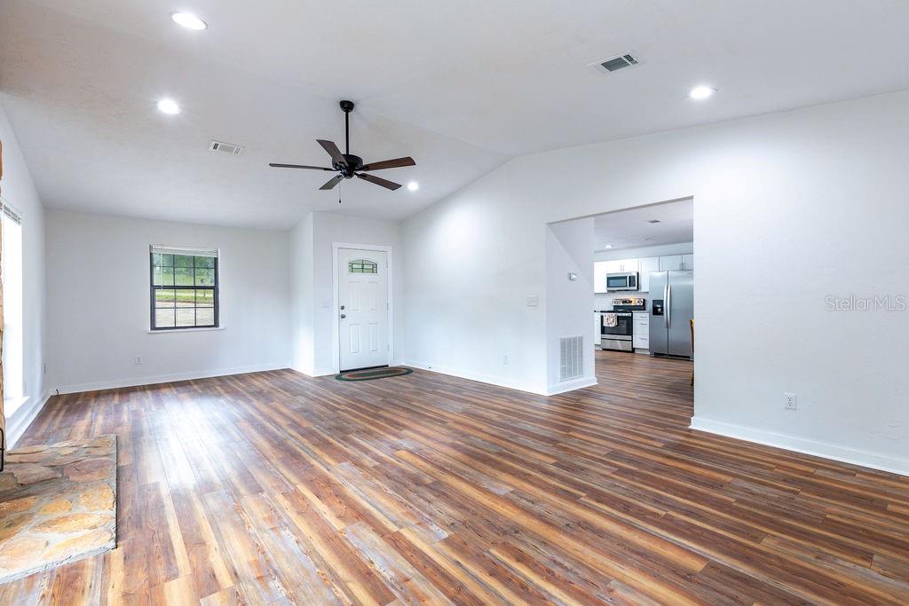 Image 6 of 33 For 11274 71st Drive