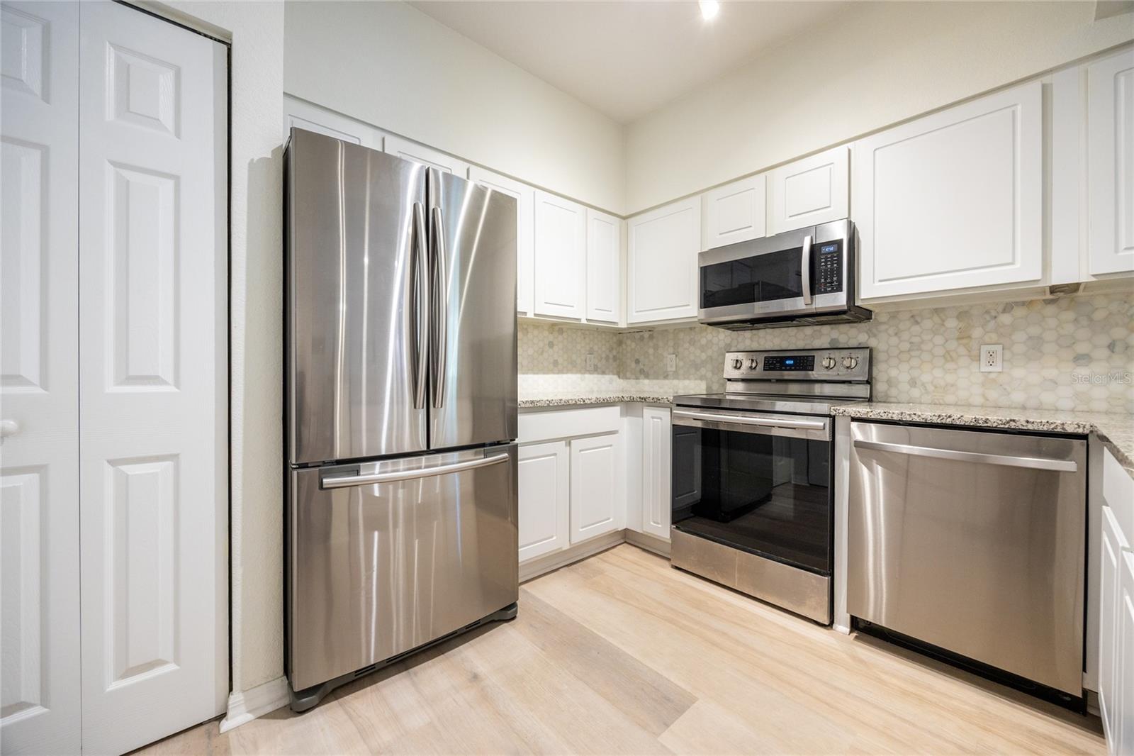 Image 14 of 33 For 4850 91st Terrace P201