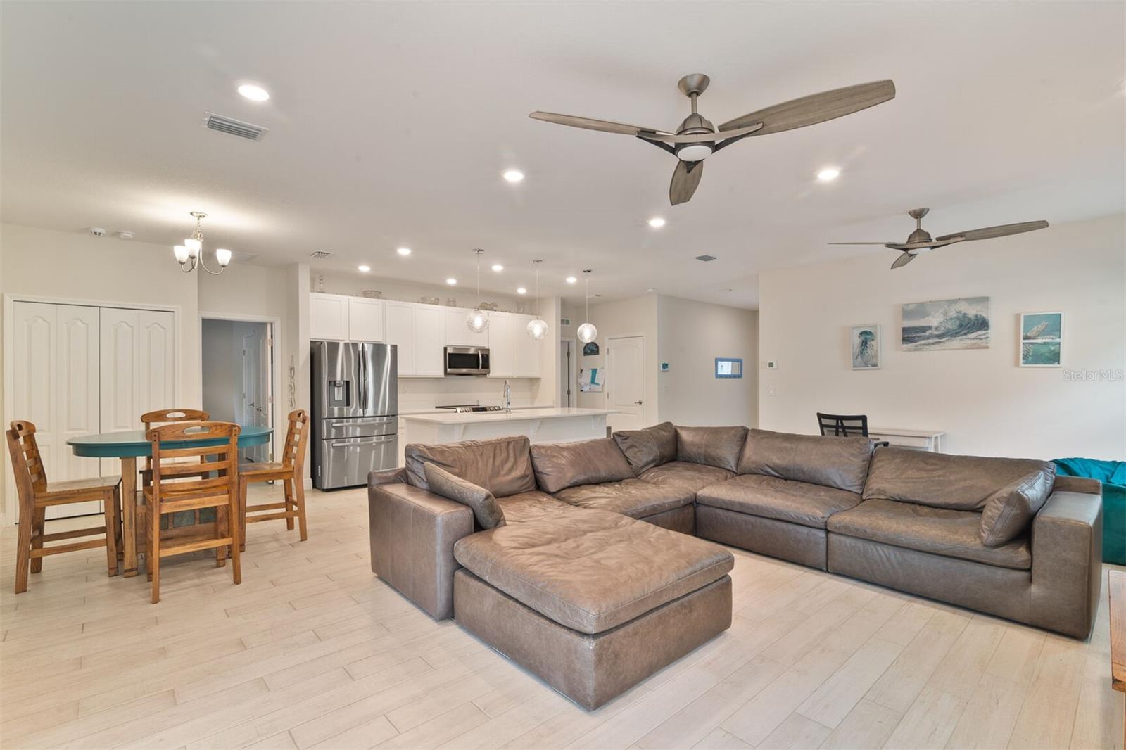 Image 7 of 27 For 24624 7th Lane