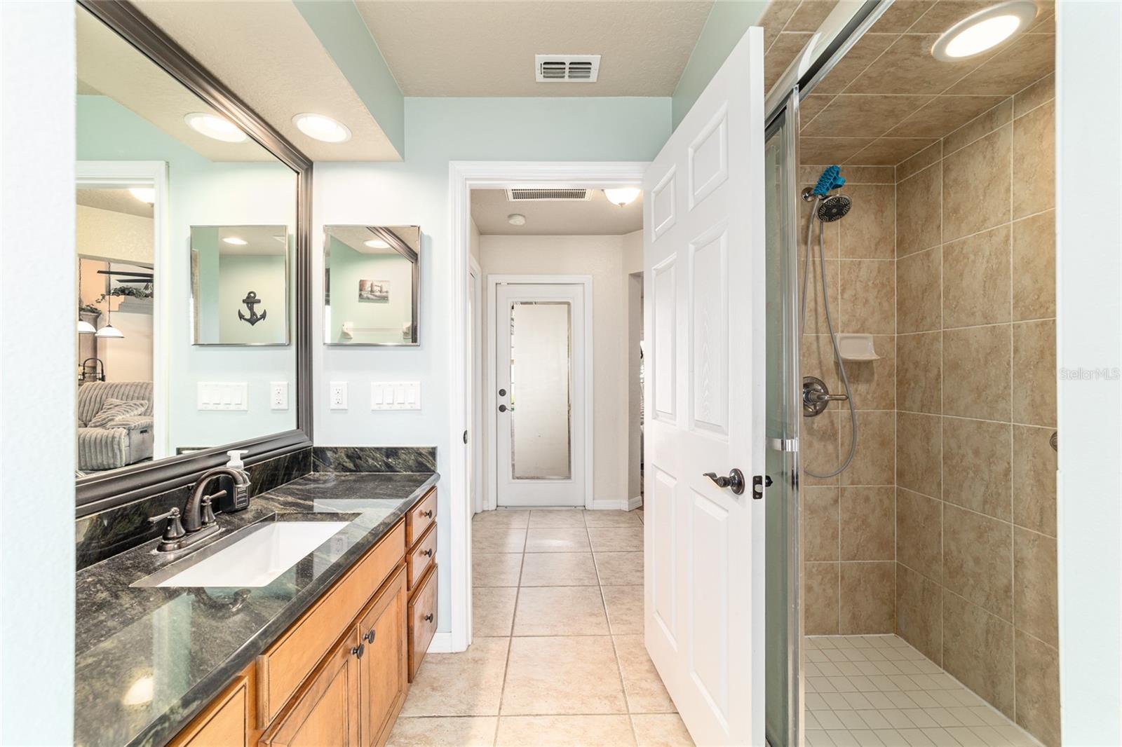 Image 39 of 100 For 5005 47th Terrace Road