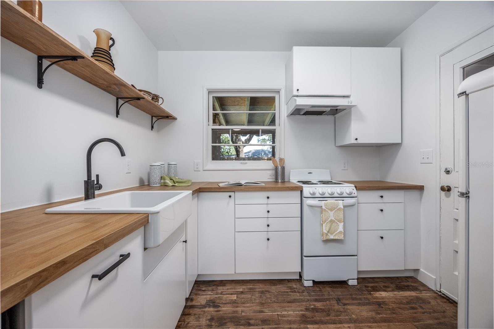 Image 11 of 33 For 1617 8th Street
