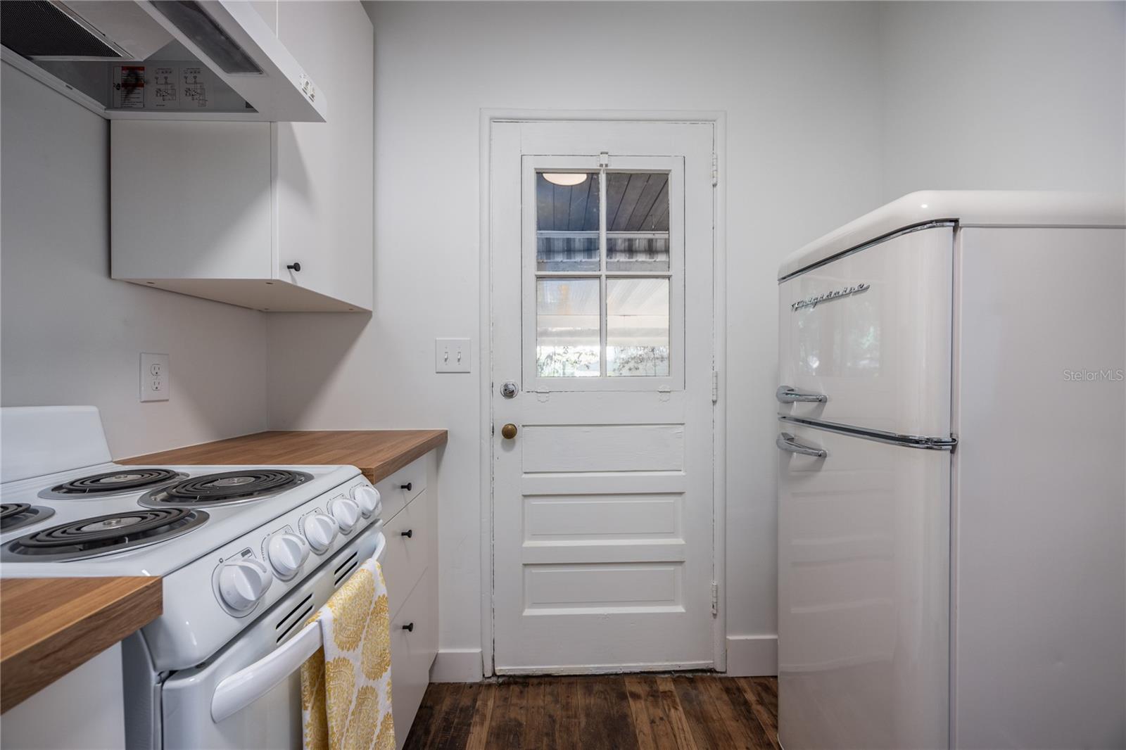 Image 15 of 33 For 1617 8th Street