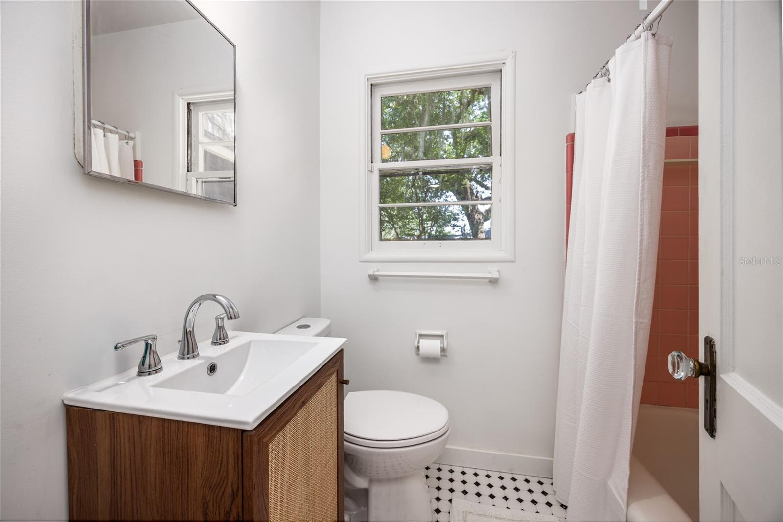 Image 18 of 33 For 1617 8th Street