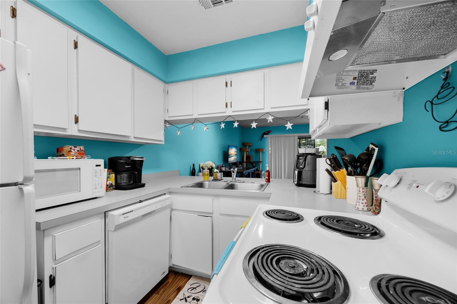 Image 3 of 16 For 2735 35th Place 306