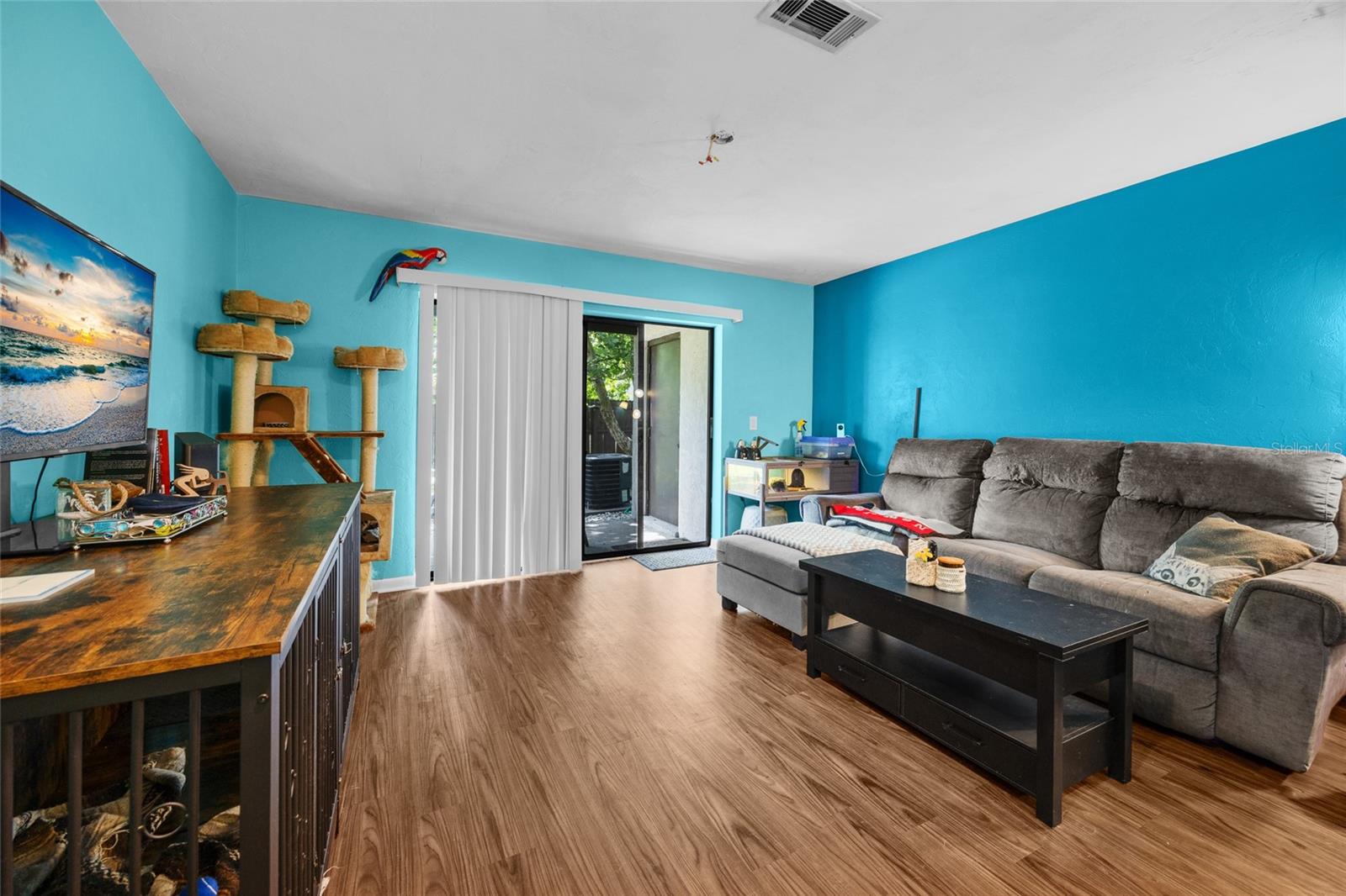 Image 7 of 16 For 2735 35th Place 306