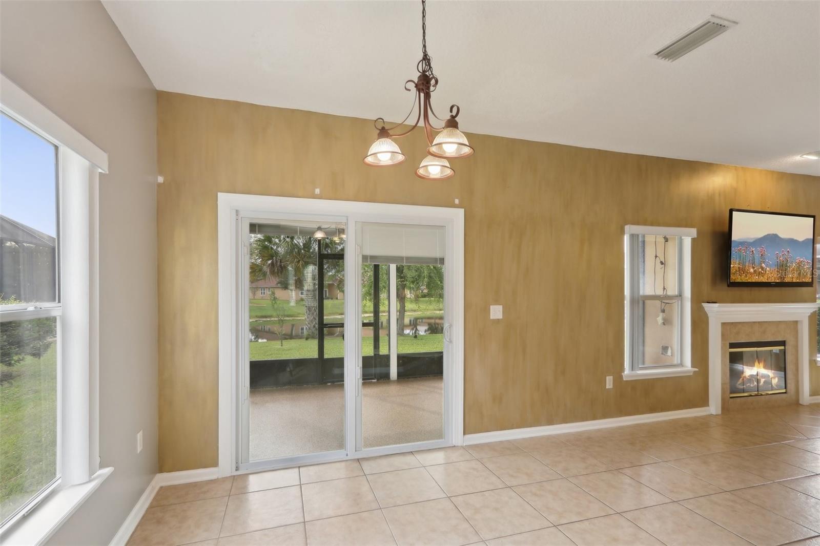Image 9 of 47 For 1726 Chatham Village Drive