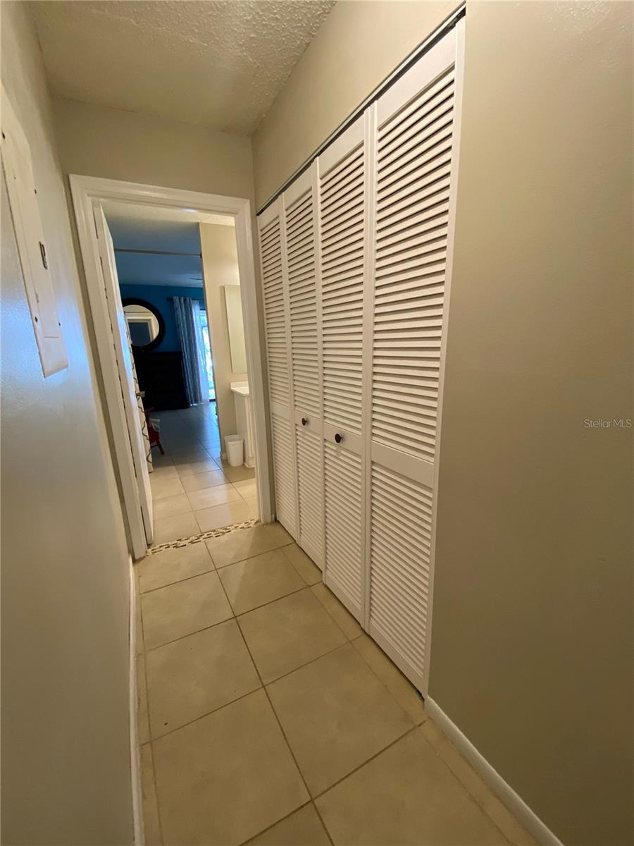 Image 18 of 38 For 2712 14th Drive