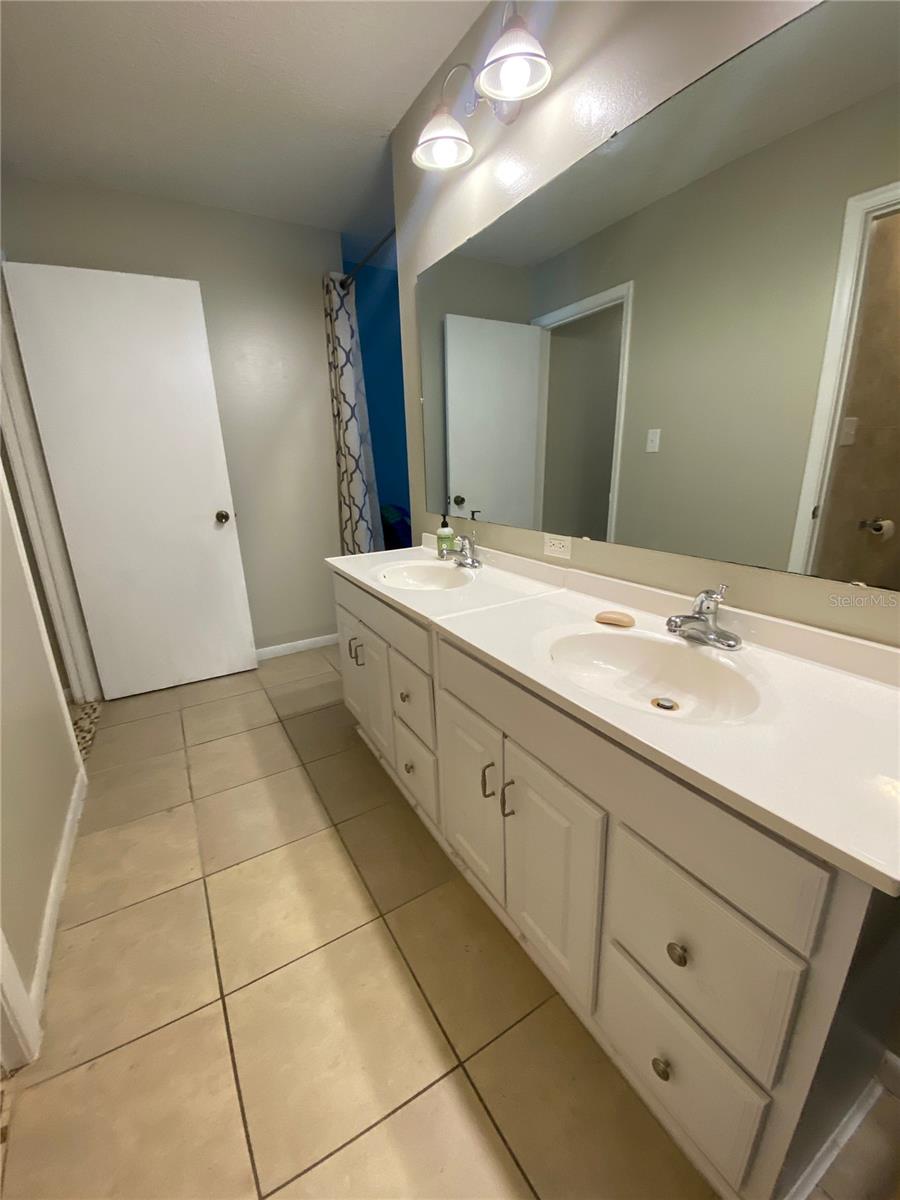 Image 22 of 38 For 2712 14th Drive
