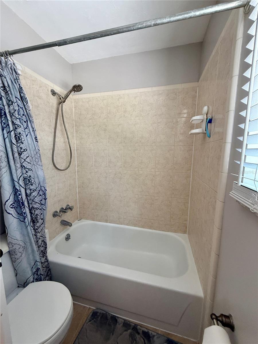 Image 20 of 34 For 2058 35th Place H47
