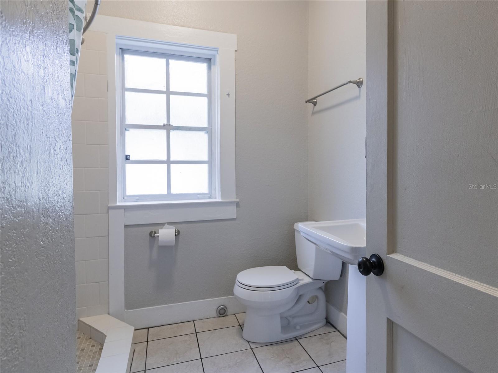 Image 8 of 13 For 221 9th Street