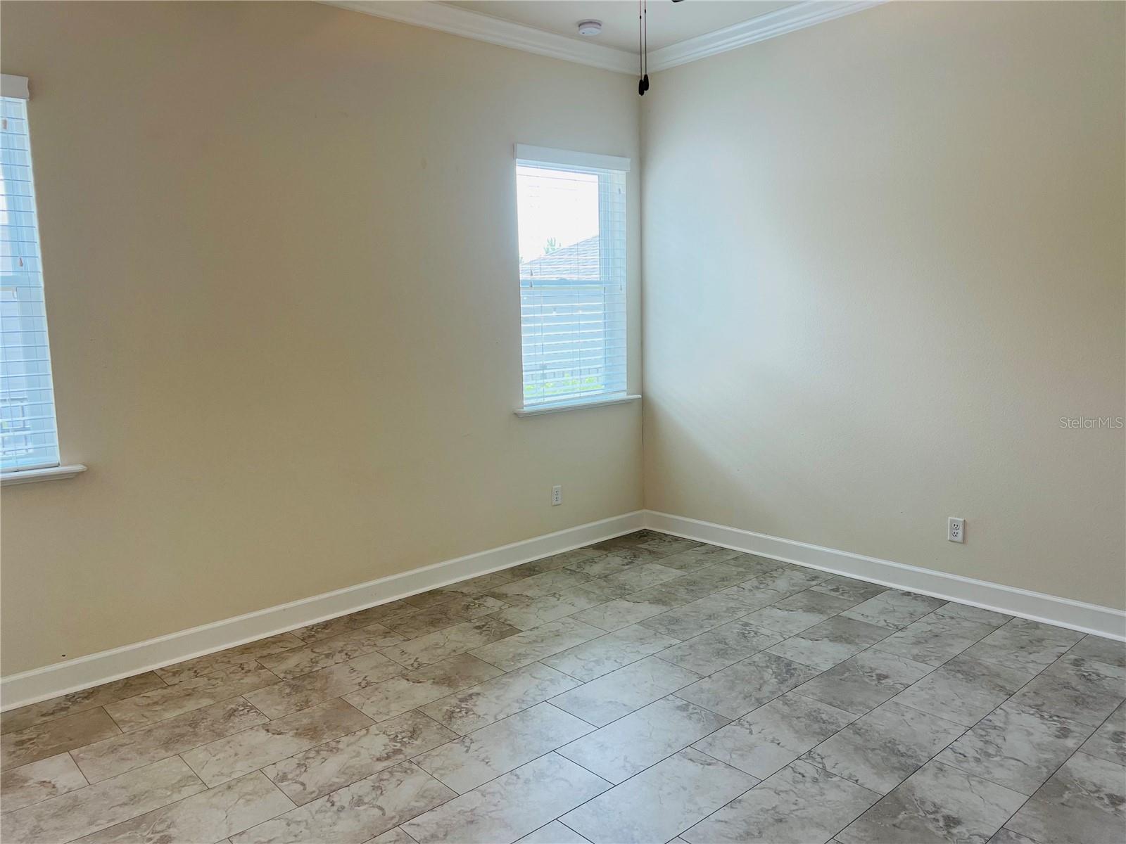 Image 14 of 21 For 12037 28 Avenue Sw
