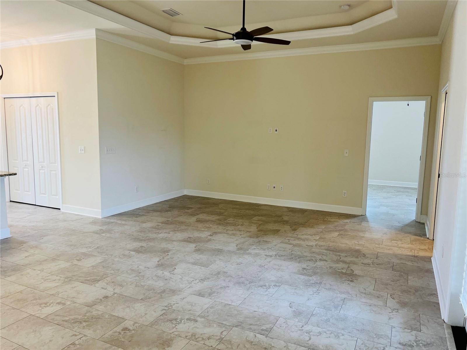 Image 17 of 21 For 12037 28 Avenue Sw