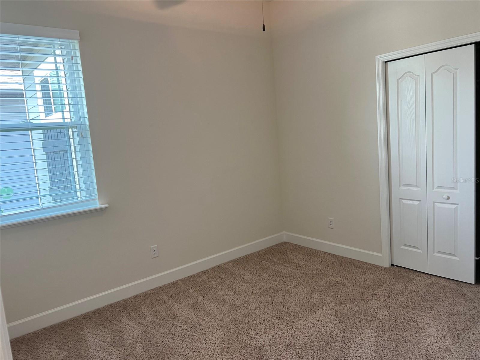 Image 18 of 21 For 12037 28 Avenue Sw