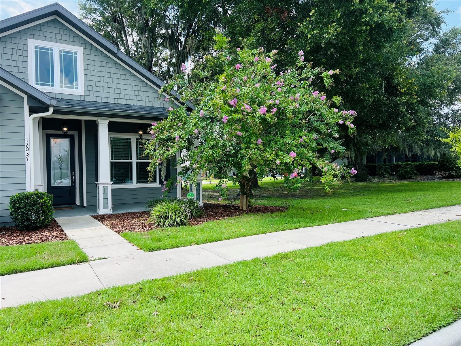 Image 2 of 21 For 12037 28 Avenue Sw