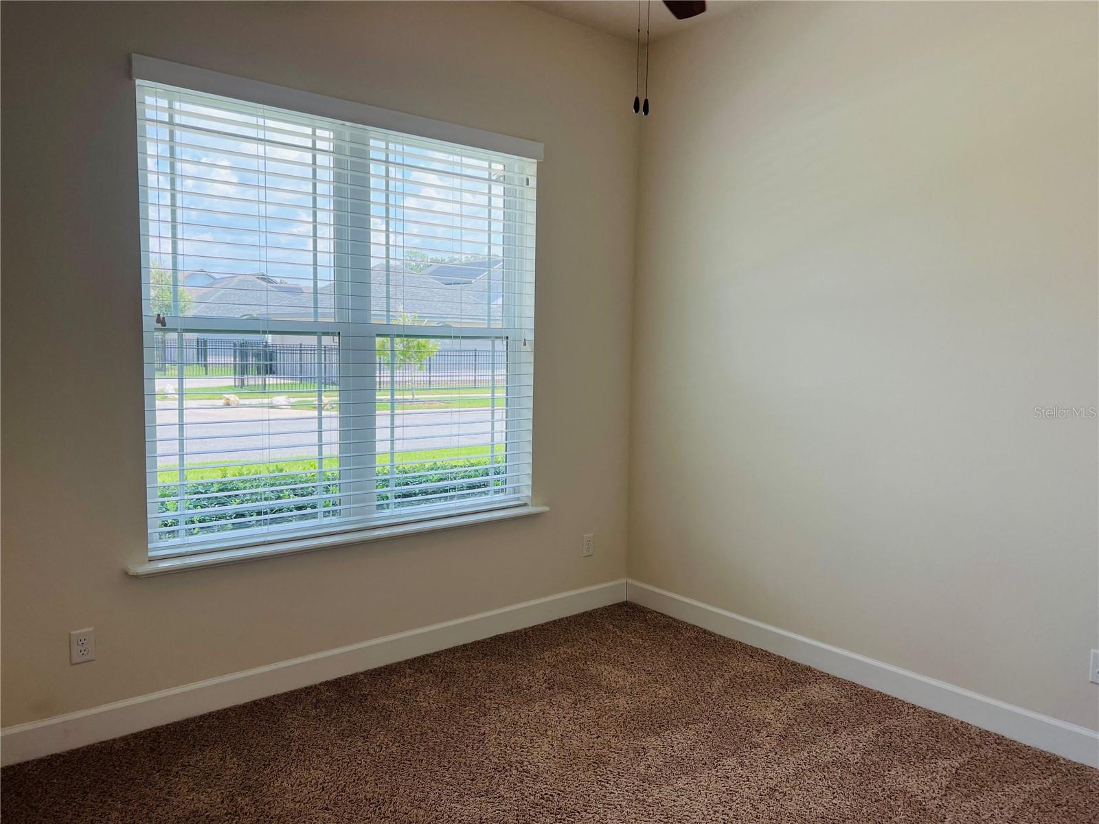 Image 20 of 21 For 12037 28 Avenue Sw