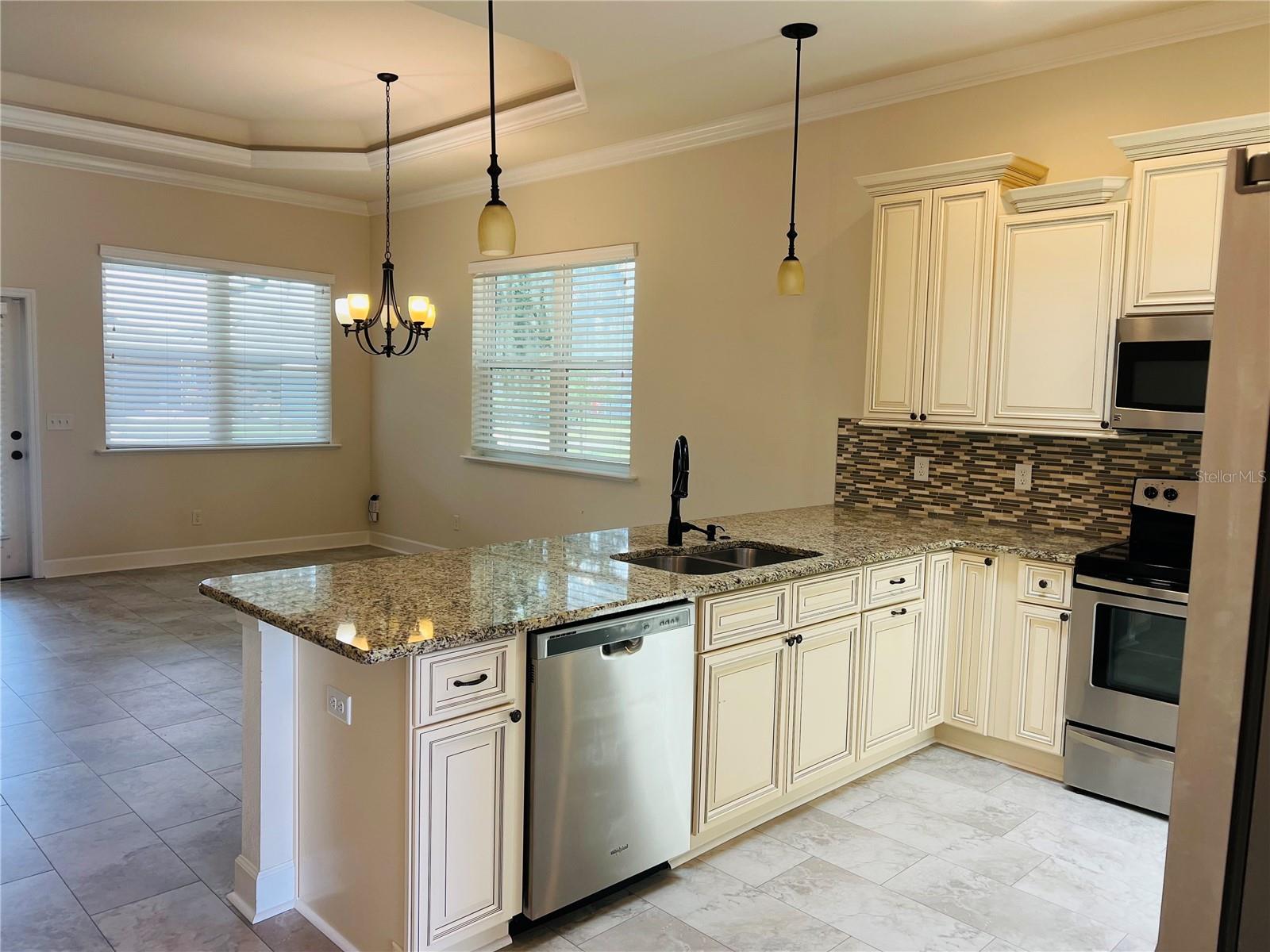 Image 7 of 21 For 12037 28 Avenue Sw