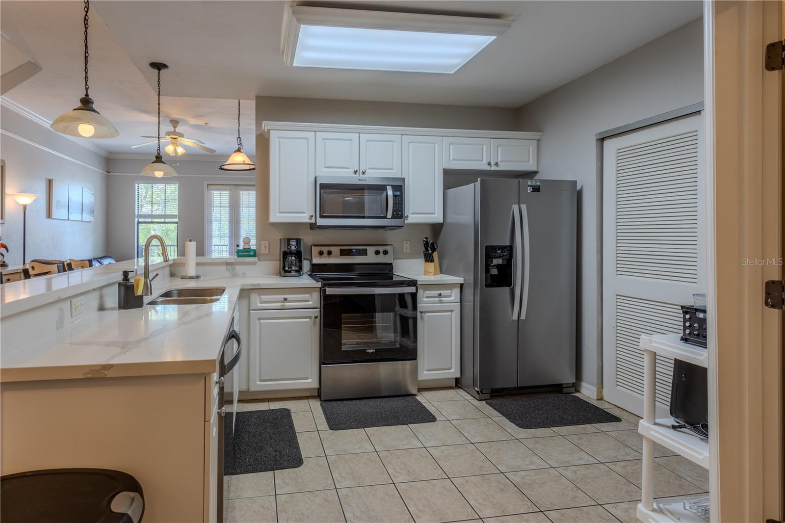 Image 4 of 23 For 1418 3rd Avenue 304