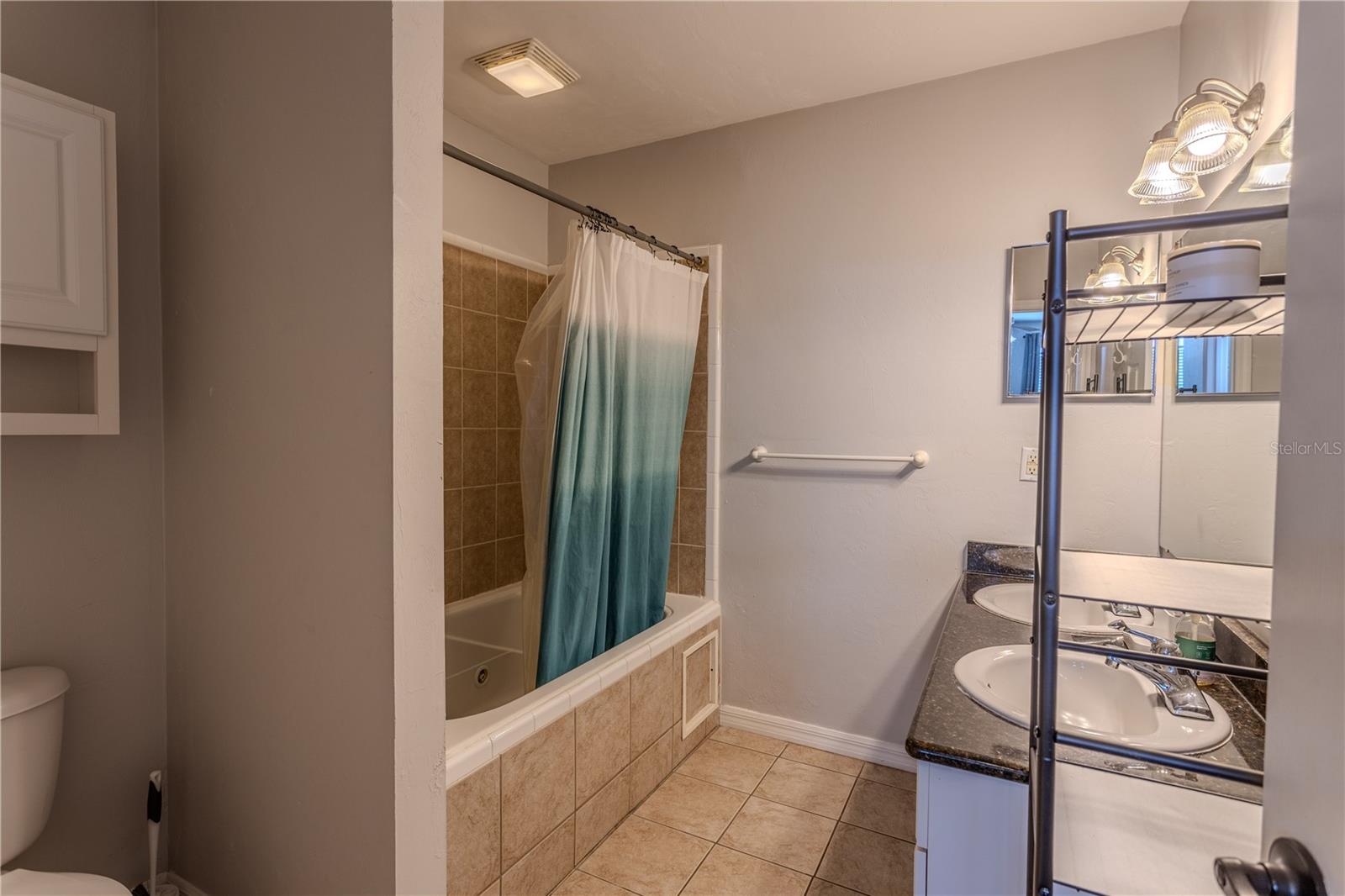 Image 9 of 23 For 1418 3rd Avenue 304