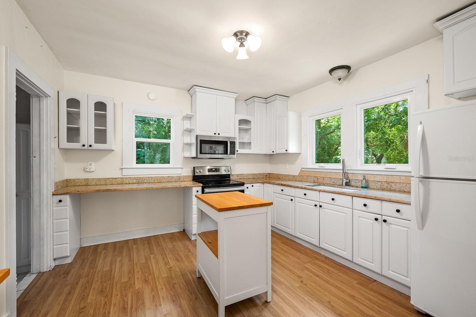 Image 12 of 42 For 1012 43rd Avenue